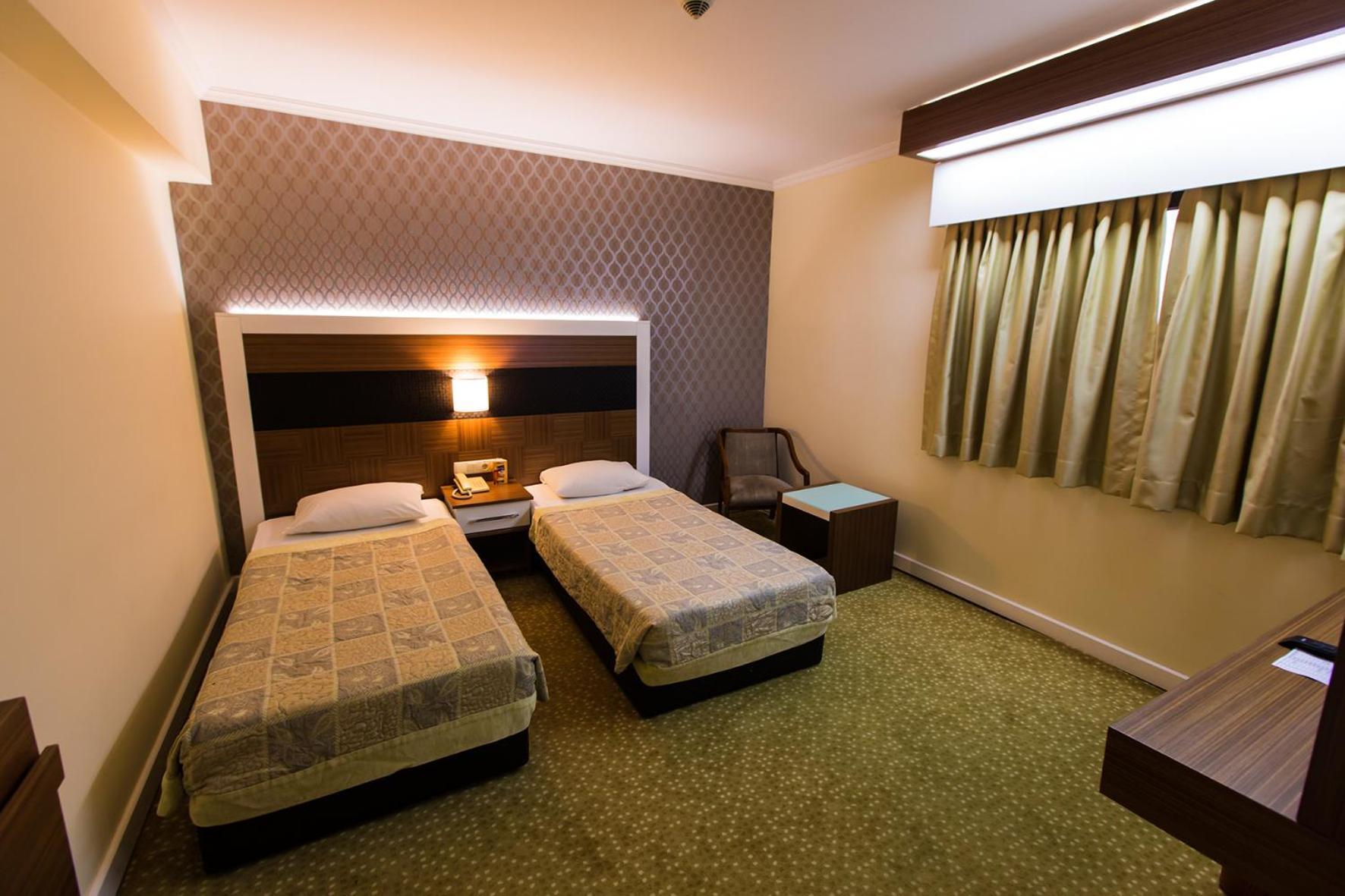 Economy Twin Room without Balcony & View