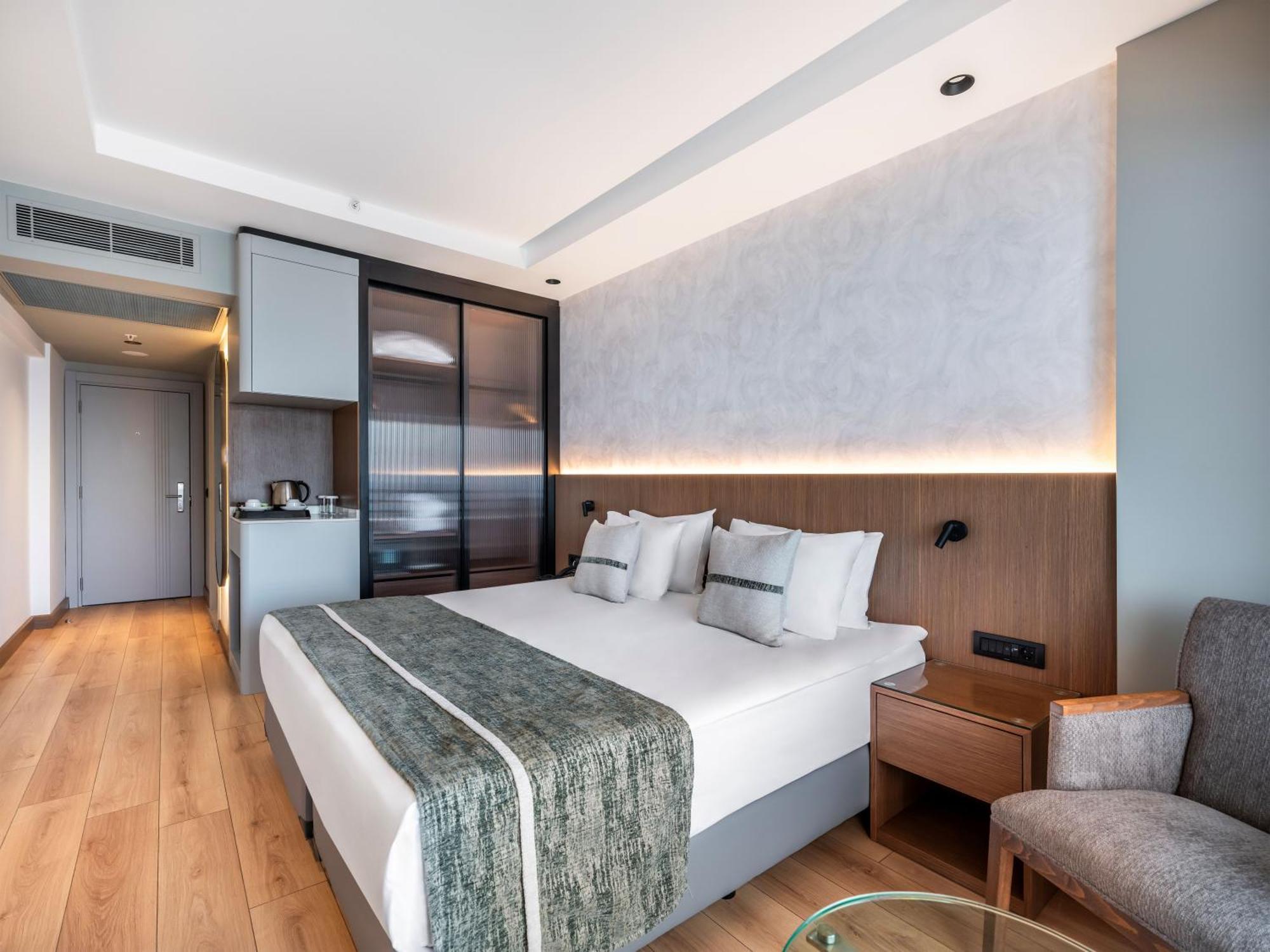 Single Room Land View