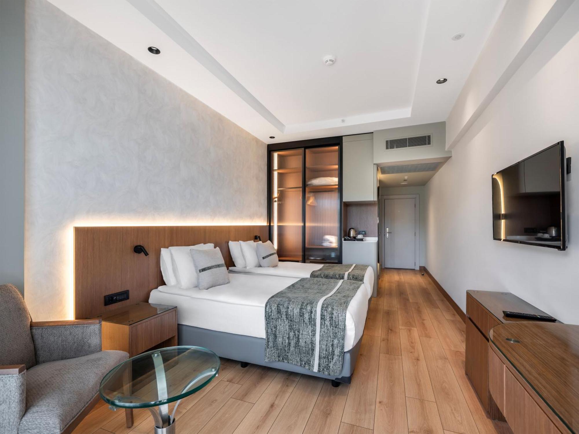 Single Room Land View