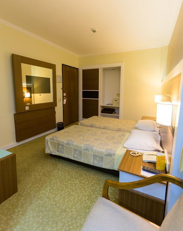 Economy Twin Room without Balcony & View