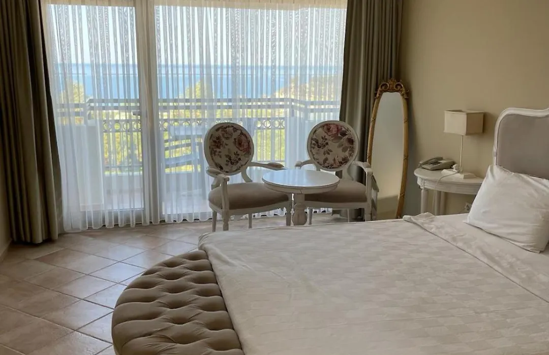 Hotel Carina-1