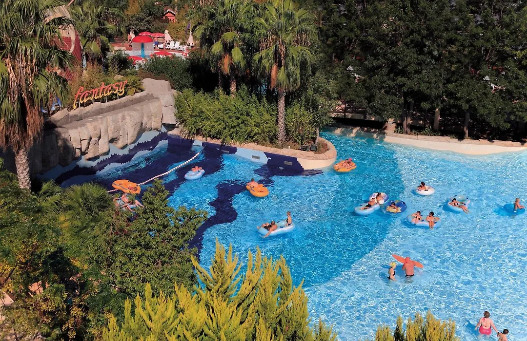 Aqua Fantasy Aquapark Hotel & Spa-1