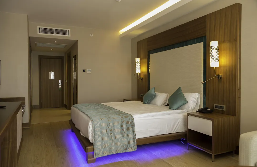 Ramada Hotel & Suites By Wyndham Kusadasi-1