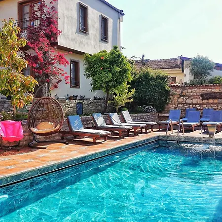 Kusadasi Sezgins Boutique Rooms-3