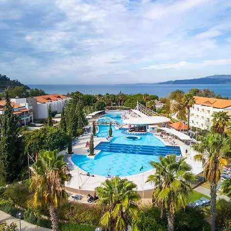 Aqua Fantasy Aquapark Hotel & Spa-3